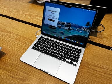 MacBook Air 13 (M4)